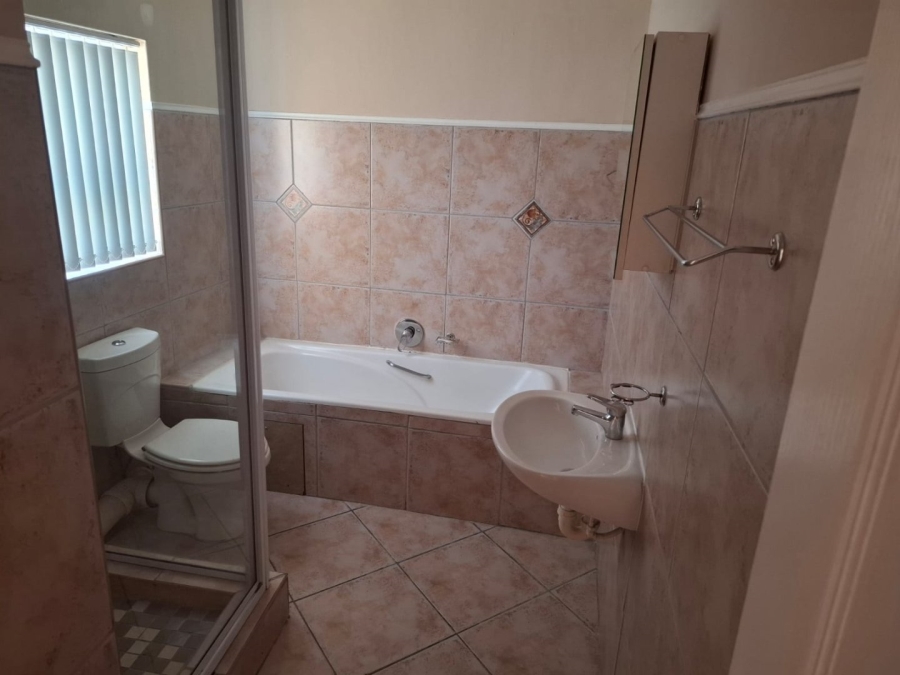 3 Bedroom Property for Sale in Gordons Bay Central Western Cape